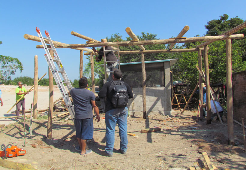 Trabaja Jenny Rivera Love  Fundation por Ixtaltepec, Oaxaca