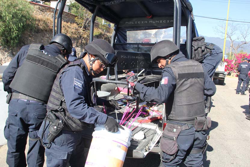 Decomisan y destruyen pirotecnia en Oaxaca
