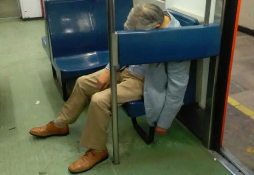 Muere anciano en el Metro y todos pensaron que dormía | El Imparcial de Oaxaca