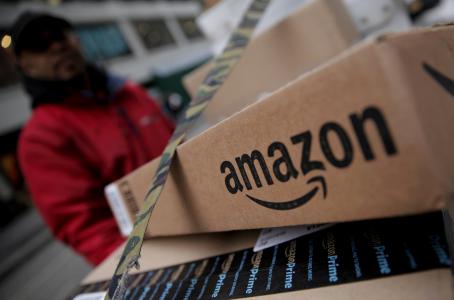 Trump exige al Servicio Postal de EU cobrar más a Amazon por envíos | El Imparcial de Oaxaca