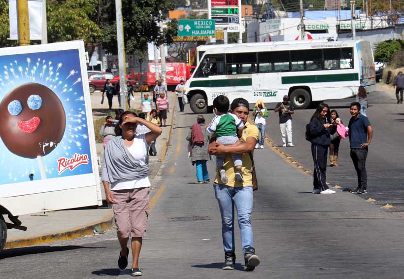 Maestros del ITO bloquean crucero en Oaxaca | El Imparcial de Oaxaca