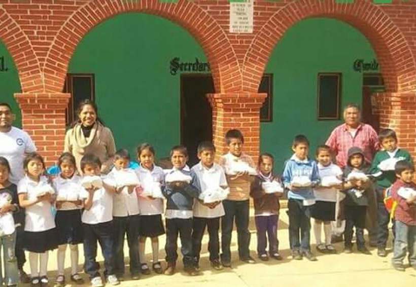 Apoyan con calzado a niños de  escasos recursos en Tlaxiaco, Oaxaca | El Imparcial de Oaxaca