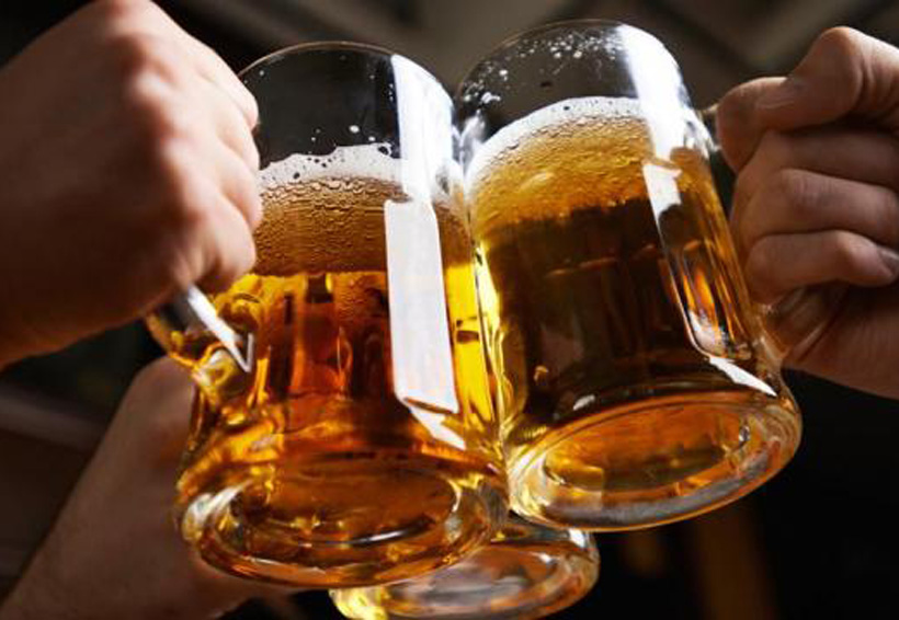Apuñala a su amigo por terminarse toda la cerveza