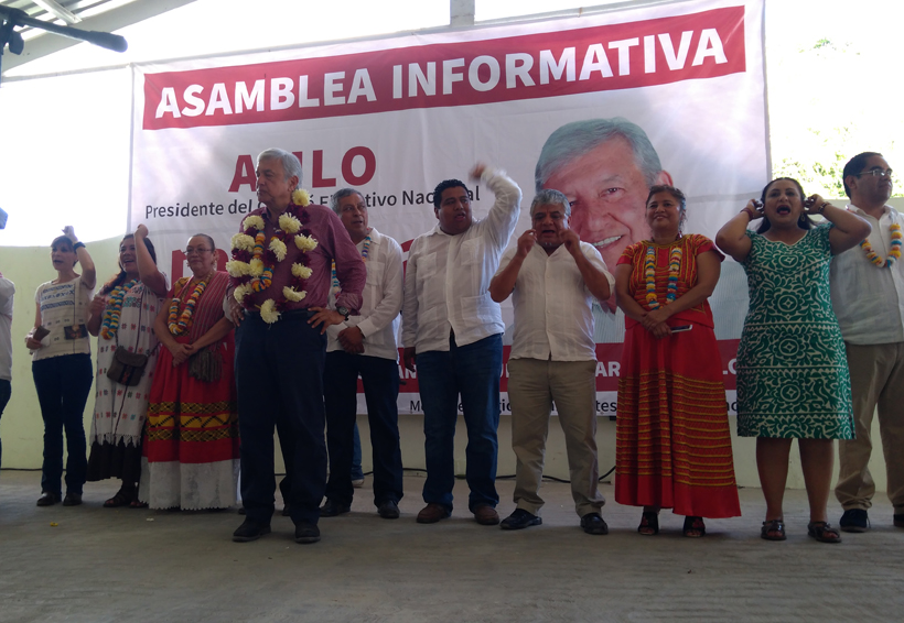 Continúa AMLO con su gira por la Costa de Oaxaca