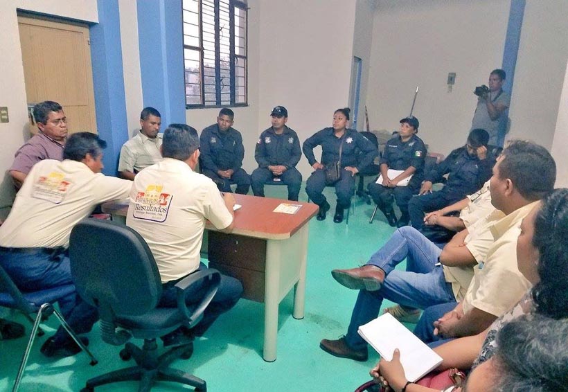 Después de dos días sin trabajar,  policías de Pinotepa Nacional regresan a sus puestos