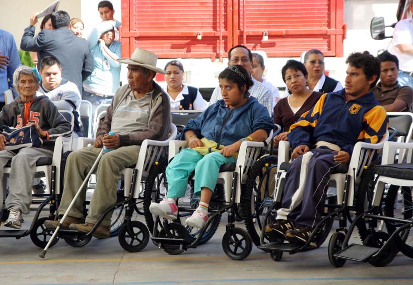 En Oaxaca, entregan apoyos funcionales a personas con discapacidad | El Imparcial de Oaxaca
