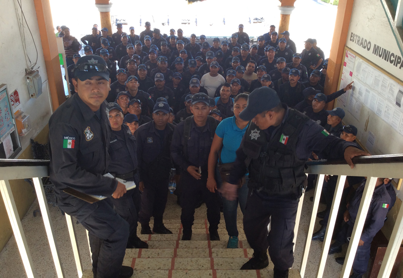 Ejército toma las calles de Pinotepa Nacional, Oaxaca