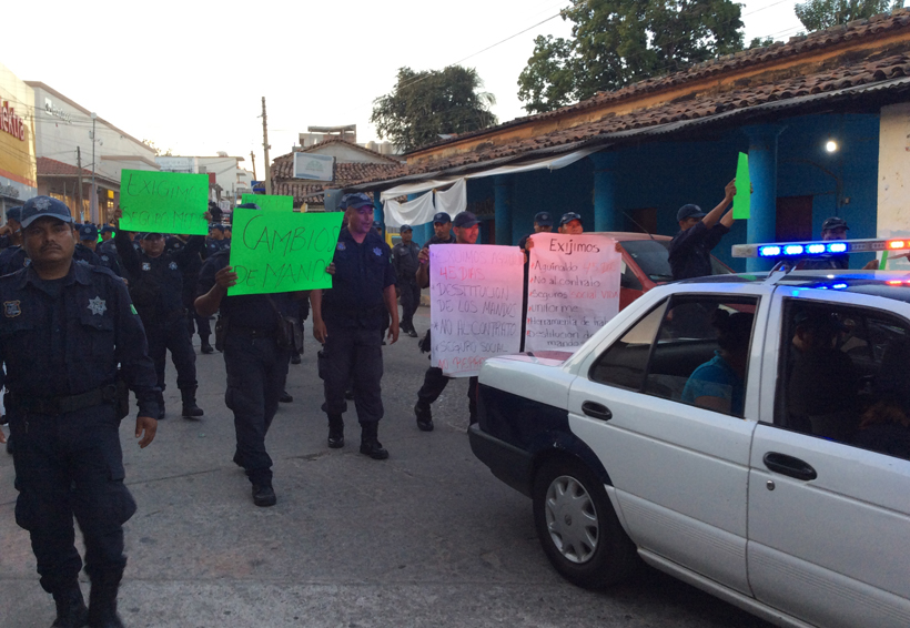 Ejército toma las calles de Pinotepa Nacional, Oaxaca