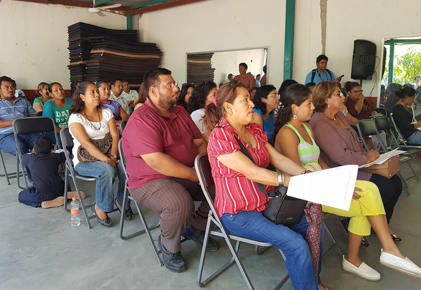 En Ciudad Ixtepec maestros  rechazan plan emergente