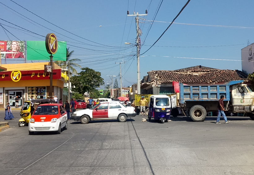 Manifestaciones desquician las calles de Juchitán, Oaxaca