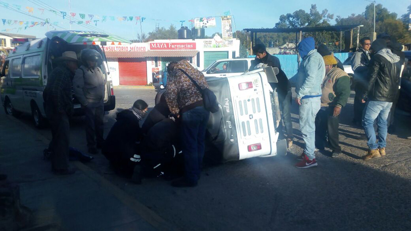 Tras choque en San Jacinto Amilpas, vuelca mototaxi: dos heridos | El Imparcial de Oaxaca