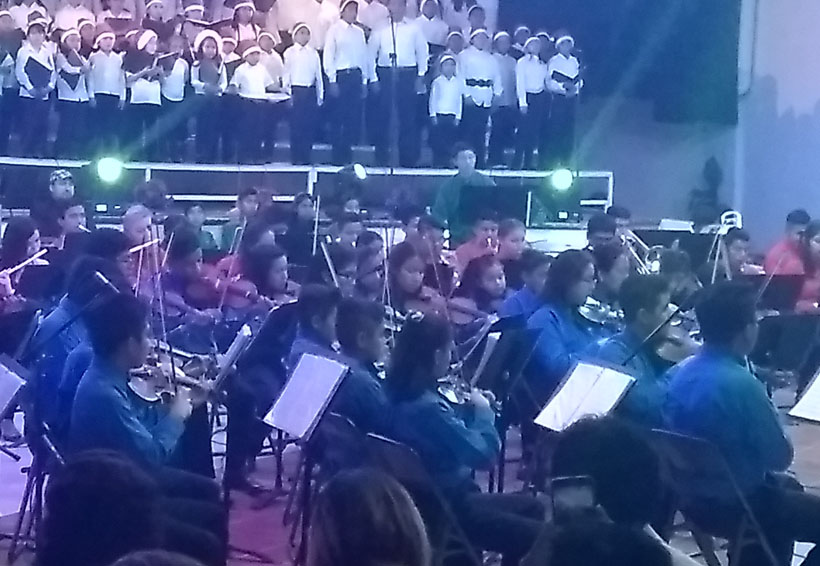 Presenta concierto navideño en Huajuapan de León, Oaxaca