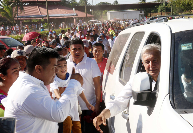 AMLO: Gobierno de Oaxaca se tomó la foto y  olvidó a los damnificados