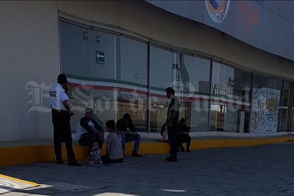 ¡Tristes vacaciones! Asaltan a familia canadiense en la México-Puebla | El Imparcial de Oaxaca ¡Tristes vacaciones! Asaltan a familia canadiense en la México-Puebla | El Imparcial de Oaxaca