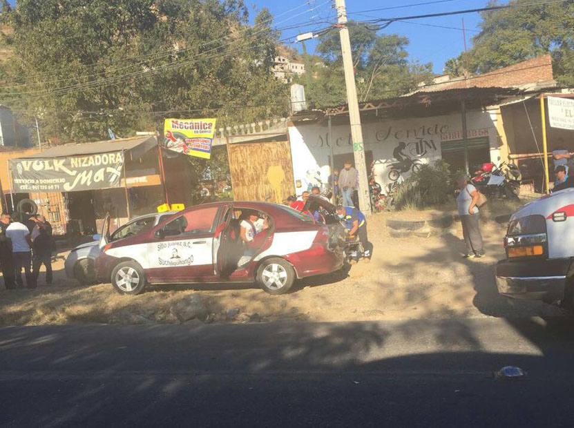 Colisiona taxi en Brenamiel | El Imparcial de Oaxaca
