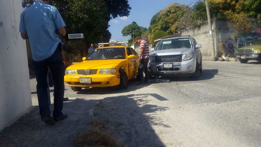 Colisiona taxi en Salina Cruz, Oaxaca | El Imparcial de Oaxaca