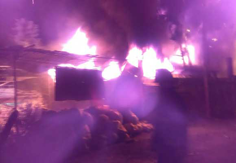 Se incendia fábrica de muebles | El Imparcial de Oaxaca