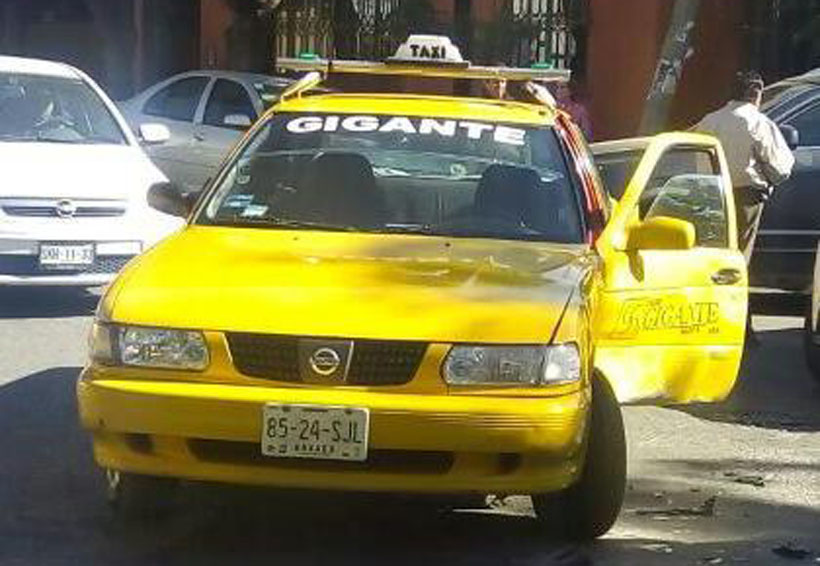 Colisionan autos en la colonia Reforma, Oaxaca
