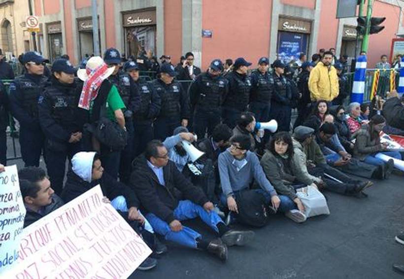 Instalan plantón contra Ley de Seguridad Interior | El Imparcial de Oaxaca