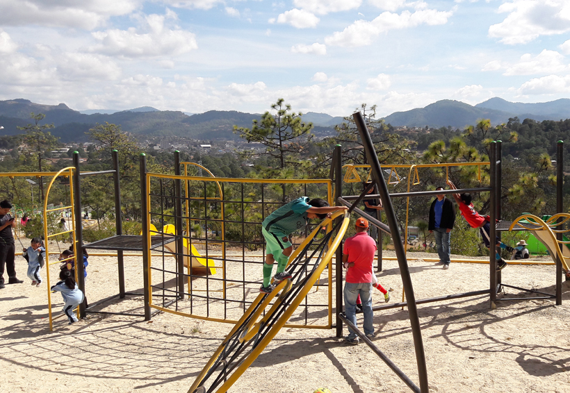 Inauguran polideportivo en la ciudad de Tlaxiaco, Oaxaca