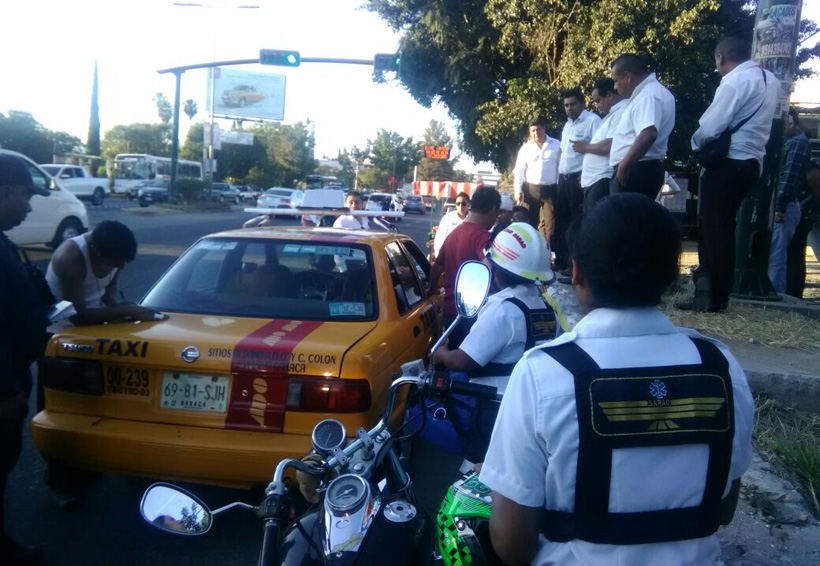 Se pelean taxistas en Santa Rosa, Oaxaca | El Imparcial de Oaxaca