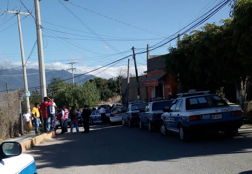 Taxistas siembran pánico en El Rosario, Oaxaca