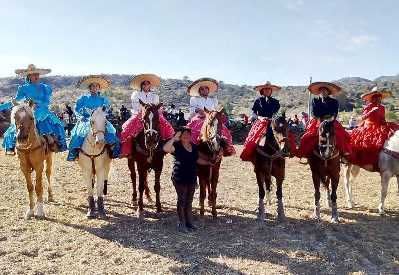 En san Juan Suchitepec danzan  las Charras  Coronelas