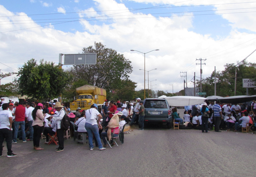 Piden renuncia de secretario de Salud con bloqueos en el Istmo de Oaxaca | El Imparcial de Oaxaca