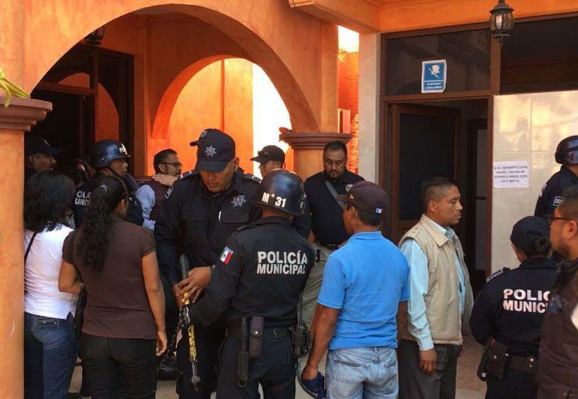 Tras intervención policial llaman a cuentas a servidor público | El Imparcial de Oaxaca