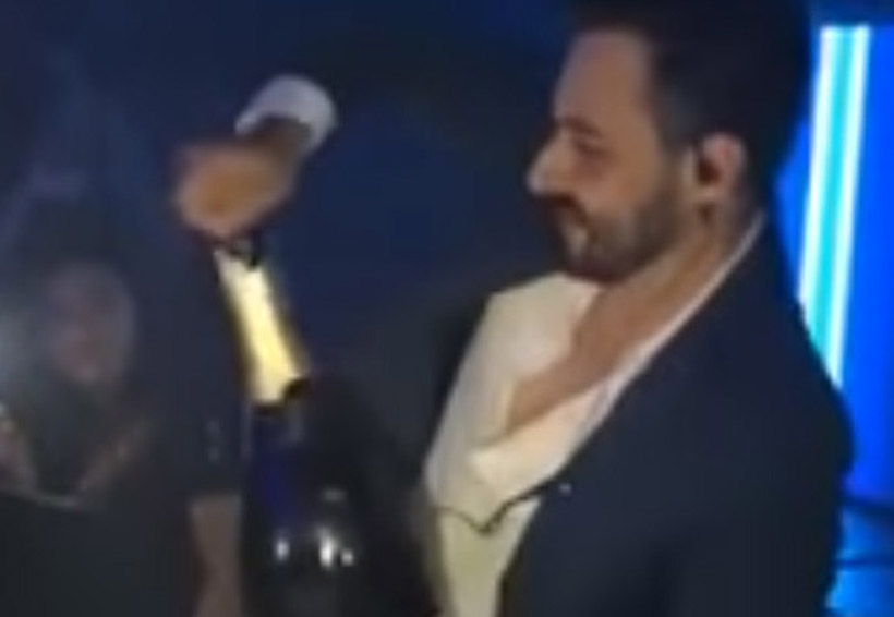 Video: Destapa una botella de champán y pierde 42 mil dólares en un segundo | El Imparcial de Oaxaca