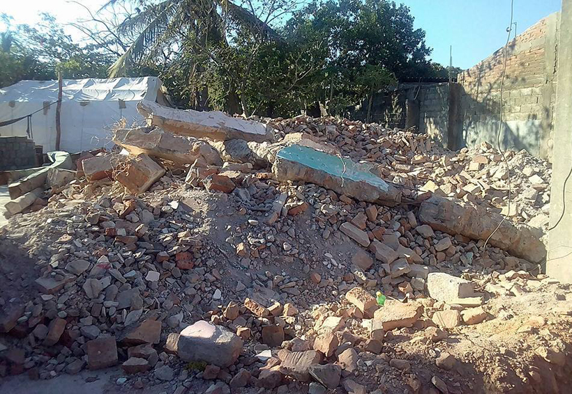 Brindan apoyo a damnificados  de Juchitán en levantamiento de escombros