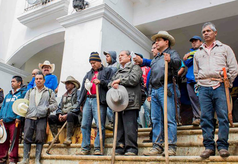 Ciudadanos Huautla de Jiménez  y autoridades realizan la faena de año nuevo | El Imparcial de Oaxaca