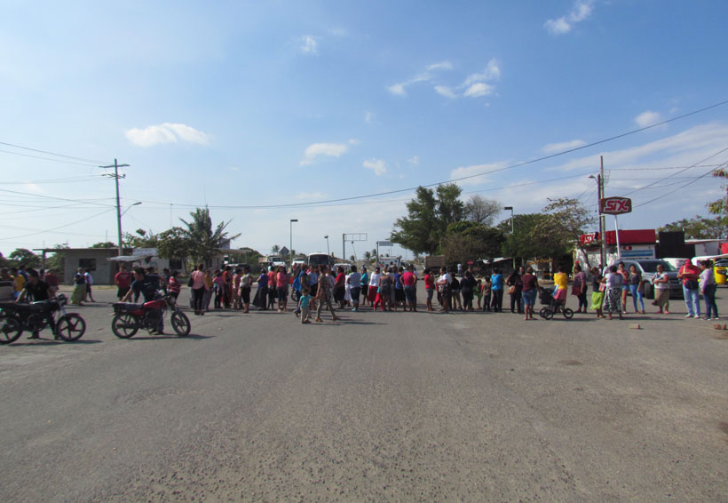 Damnificados de Juchitán impiden  libre acceso a carreteras | El Imparcial de Oaxaca