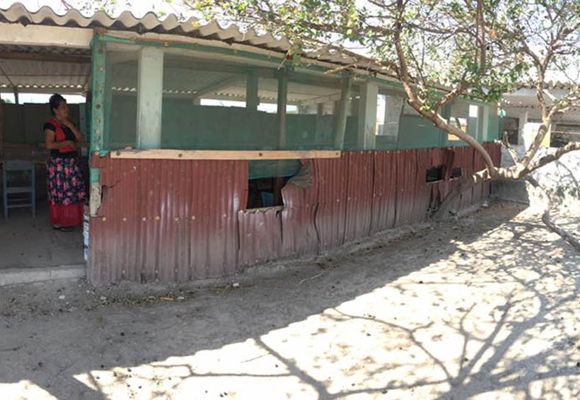 Donan terreno a escuela en Juchitán, Oaxaca