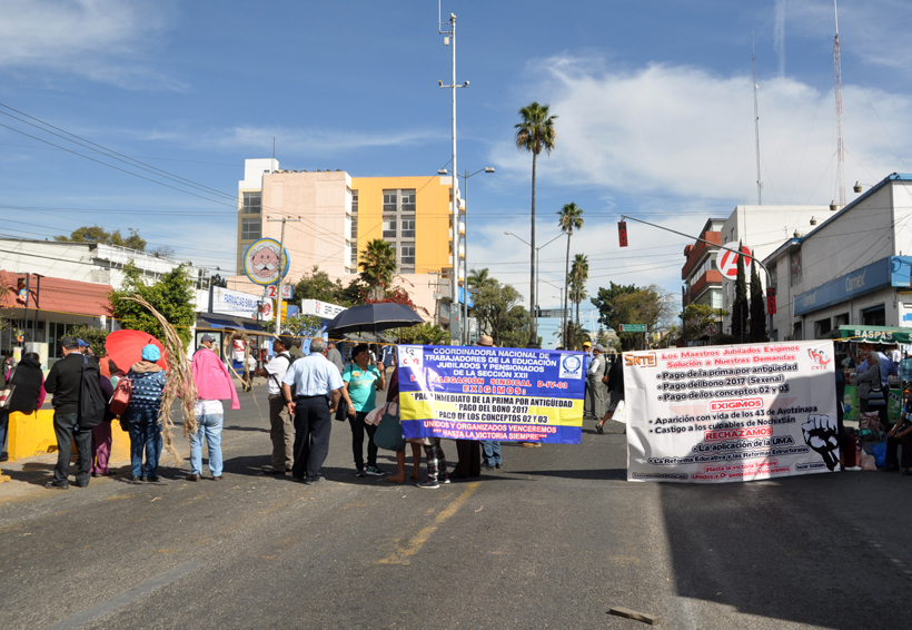 Oaxaca, entre riñas y protestas