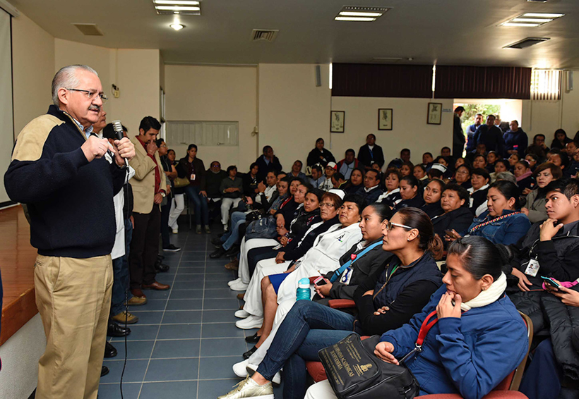 CRÓNICA ¡Fuera!, le gritan a Pimentel;  “cobarde da la cara”, responde | El Imparcial de Oaxaca