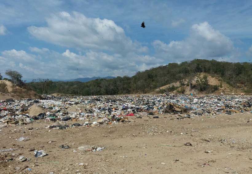 Exigen a Fonatur dar  mantenimiento a basurero en Huatulco, Oaxaca