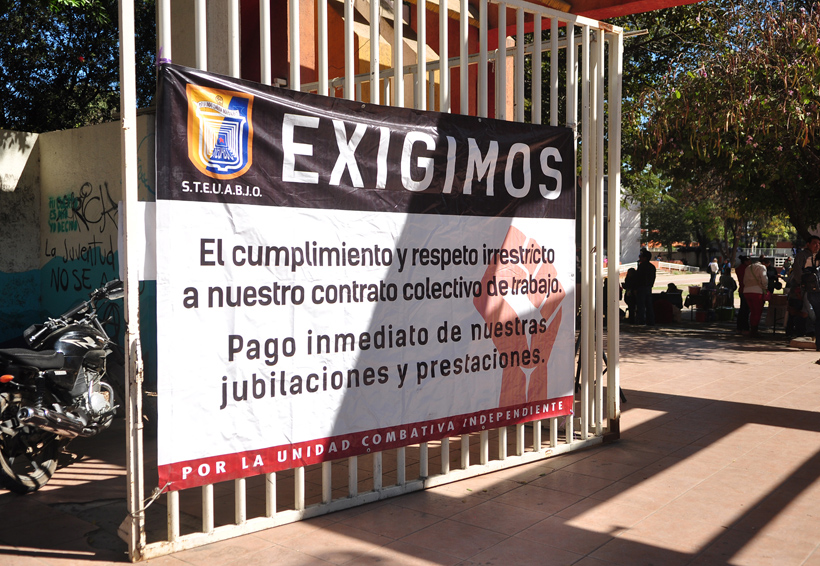 STEUABJO en paro  de brazos caídos | El Imparcial de Oaxaca