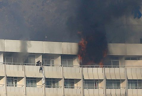 Aumenta a 18 los muertos por ataque a hotel en Afganistán