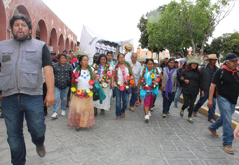 Llama Marichuy desde Oaxaca a la organización