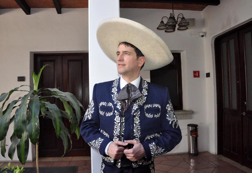 Video: Lorenzo Negrete llega a Oaxaca