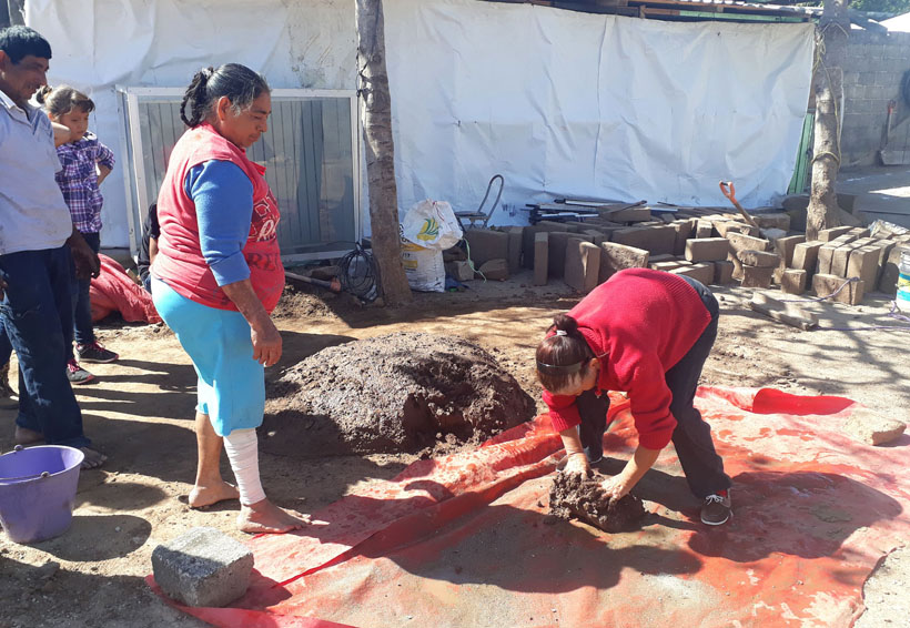 Mujeres de Asunción Ixtaltepec edifican sus sueños