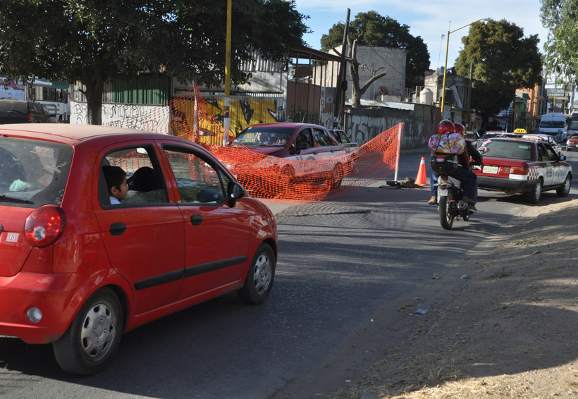 Obras sobre el Periférico ocasionan caos vehicular en Oaxaca