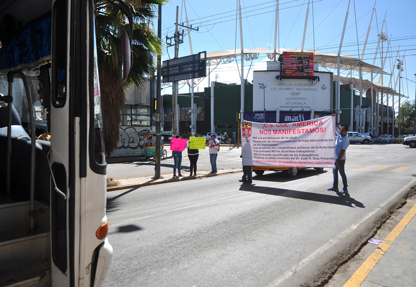 Radicalizan protestas trabajadores de Salud en Oaxaca | El Imparcial de Oaxaca