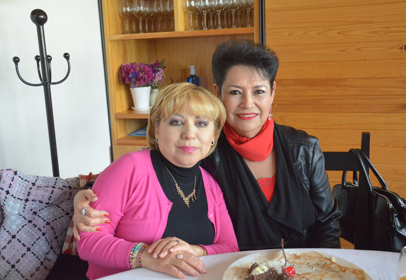 Laura apaga su velita
