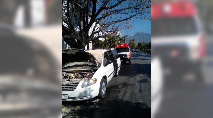 Qué susto se lleva automovilista en calzada San Felipe del Agua, Oaxaca | El Imparcial de Oaxaca