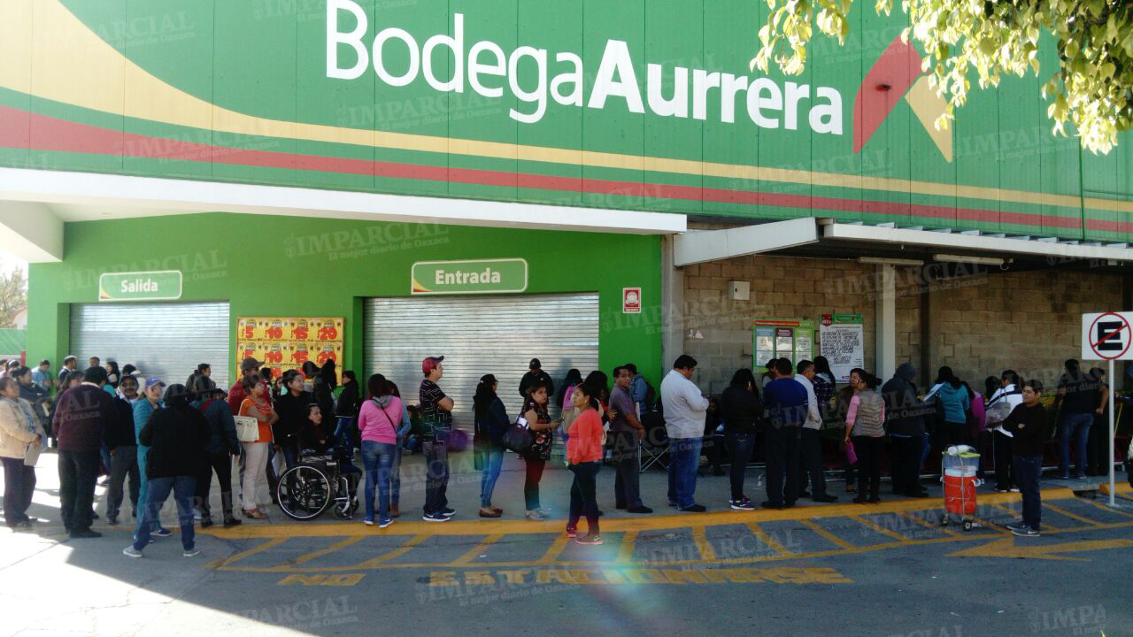 Sección 22 toma tiendas departamentales en Huajuapan, Oaxaca | El Imparcial de Oaxaca
