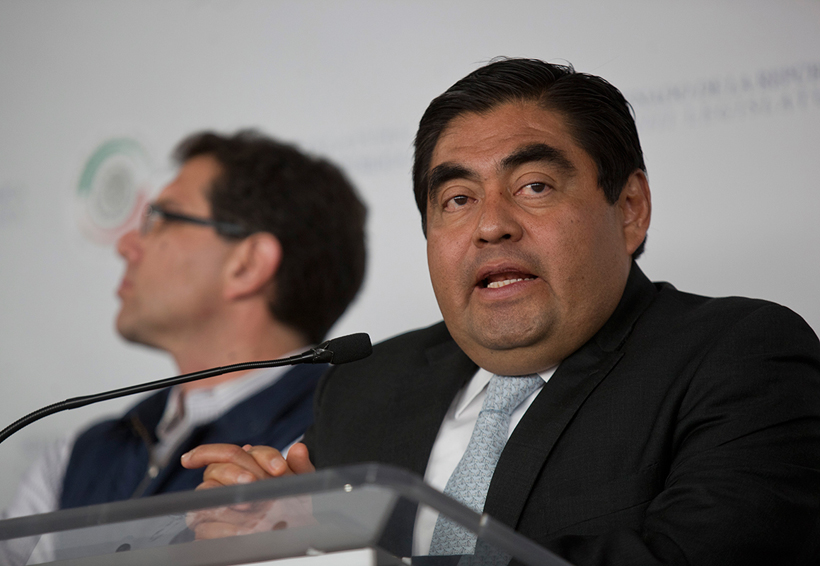 Miguel Barbosa  se registra como precandidato a la gubernatura de Puebla | El Imparcial de Oaxaca