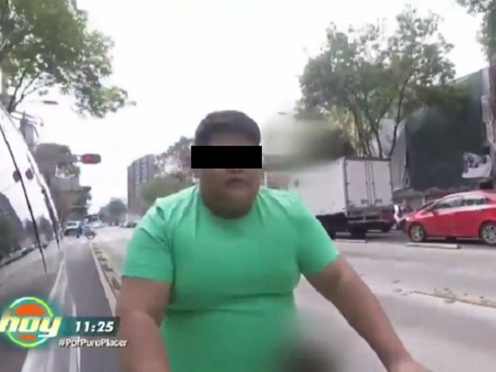 Famoso conductor de Televisa es agredido por un ciclista