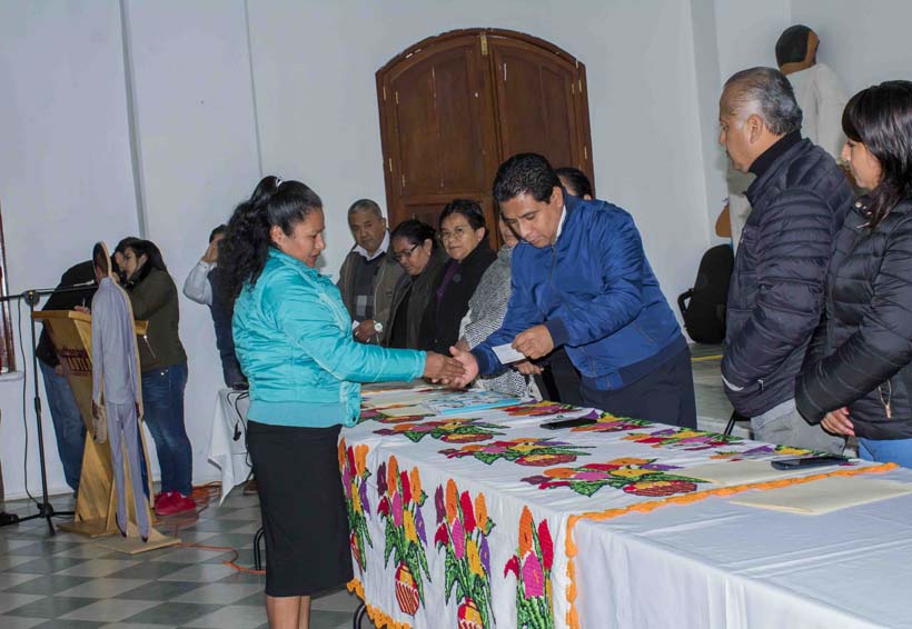Nombran Comité Pueblo Mágico y develan mural  en Huautla de Jiménez Oaxaca